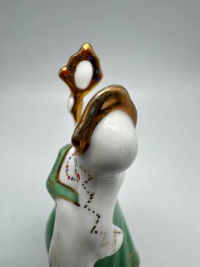 Статуэтка «Царица с зеркалом»