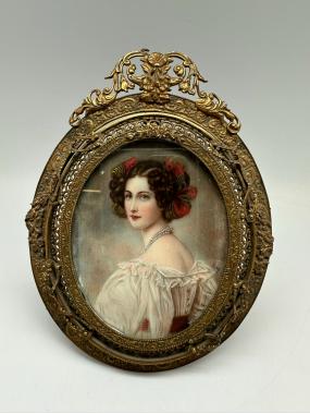 Старинный женский портрет